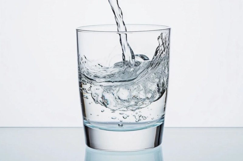 Как понять, что организму не хватает воды: признаки обезвоживания